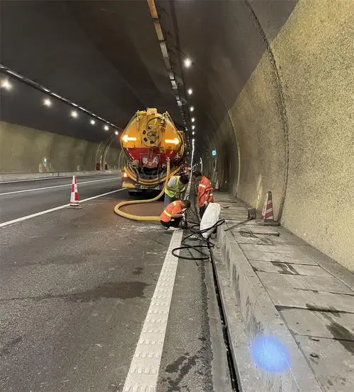 广水隧道排水渠清淤